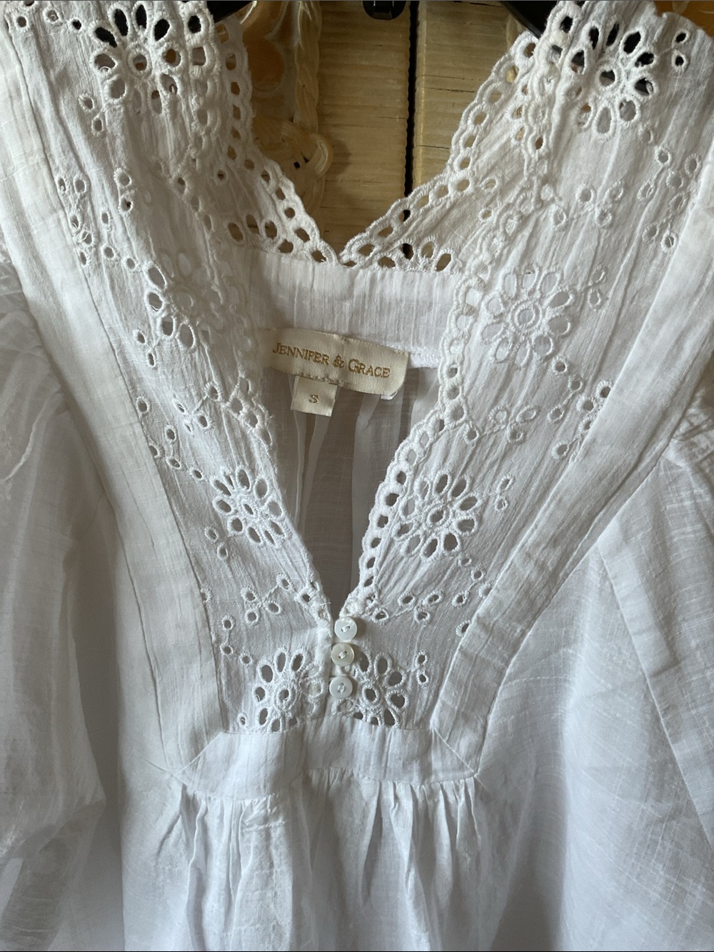 Jennifer & Grace eyelet peasant top NWOT - Picture 3 of 9